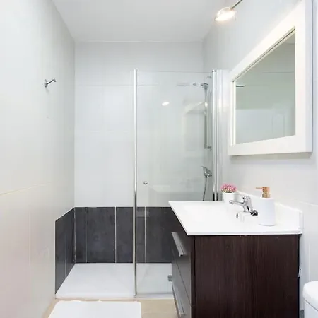 Amplio Bien Ubicado Apartamento *