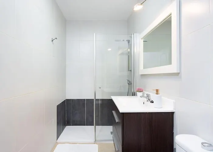 Amplio Bien Ubicado דירה *